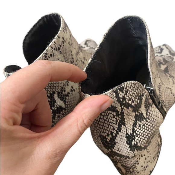 Seychelles Mist Leather Python Snake Print Ankle Booties - Picture 5 of 9
